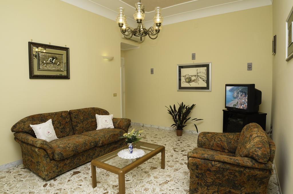 Apartamento Casa Raffelina Minori Habitación foto
